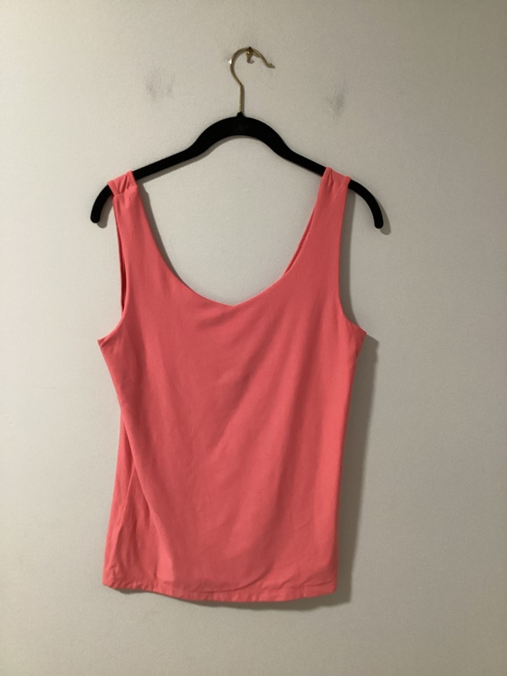 *Sleeveless Coral Scoop Neck Tank Top